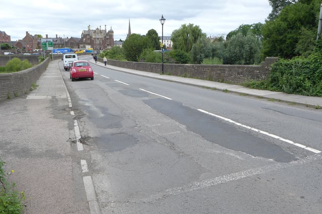 Wye Bridge resurfacing final stage details