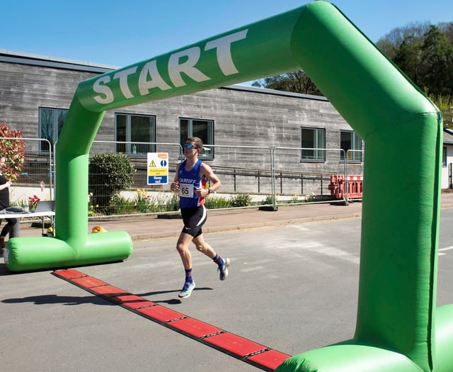Kymin Dash runners reach for the skies