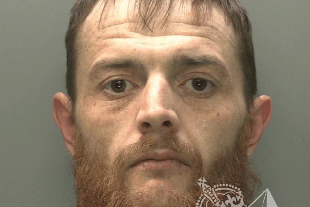 Disqualified driver jailed for dangerous car chase