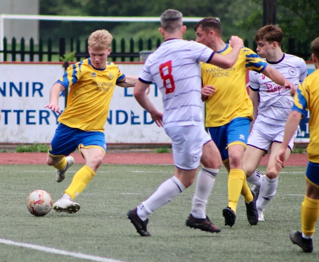 Kingfishers hold league leaders but promotion hopes dashed