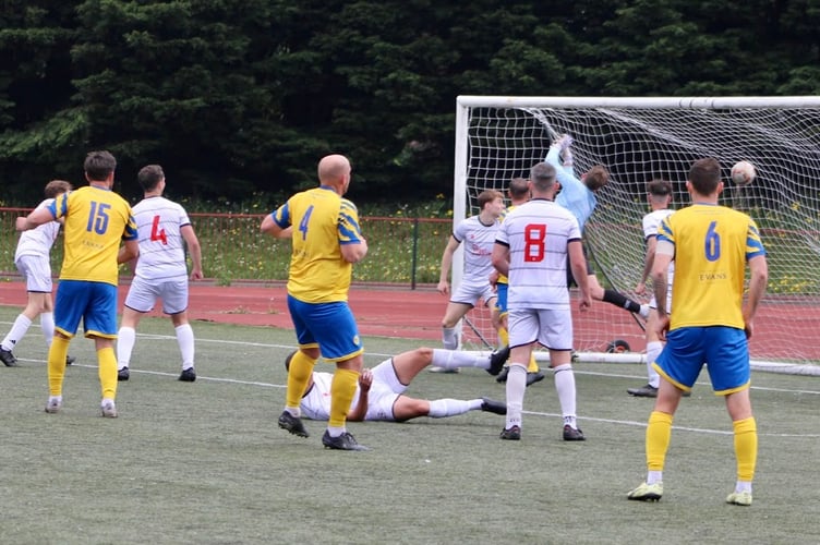 Monmouth hit back late on to snatch a 2-2 draw