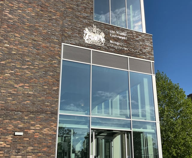 Man pleads guilty to possession of knife and assault of PC