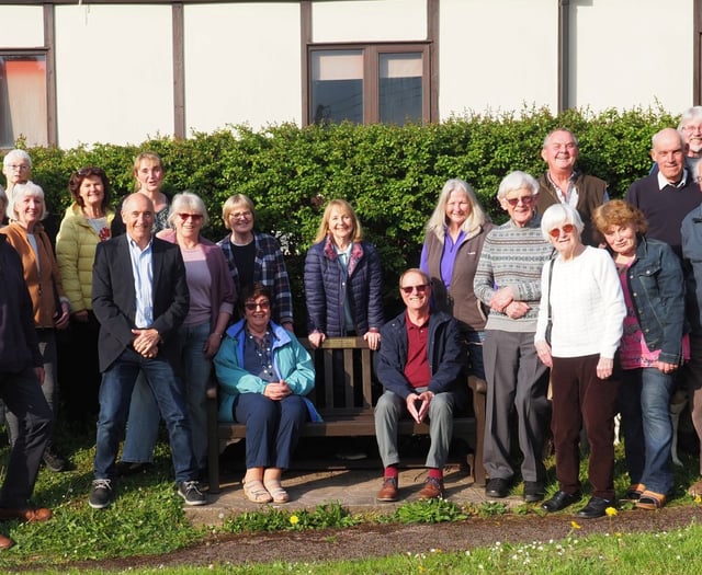 Plaque unveiled to honour Ted Royds