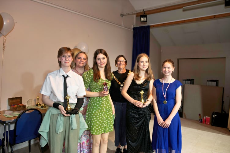 Senior awards for Niamh, Axel, Holly, Kit and Erin
