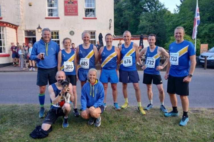 Runners and faithful hounds headed for the Fountain Five