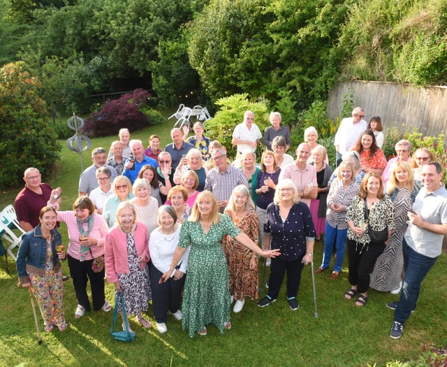 Volunteers Raise £1,000 for Dancetime4all