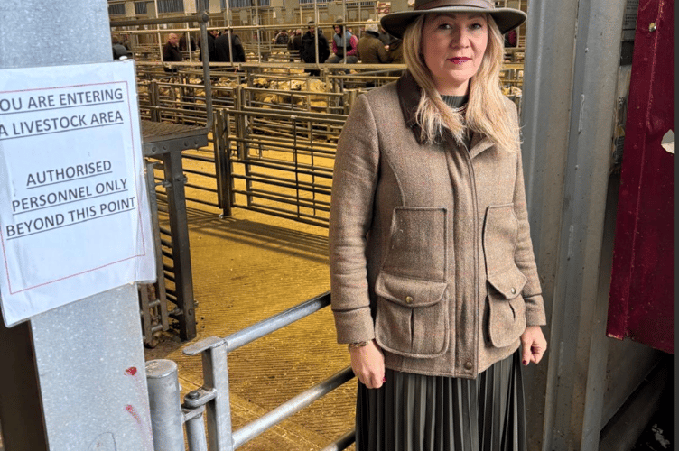 Photo of Laura Anne Jones