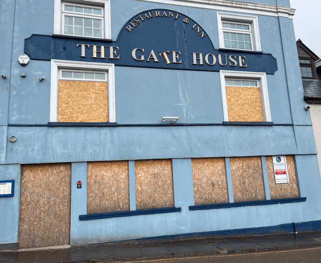 Monmouth pub to remain a commercial venture