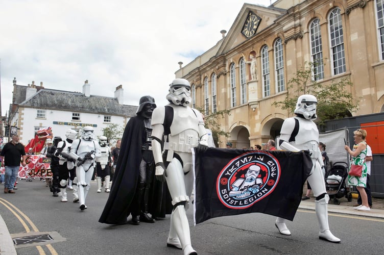 Storm Troopers and Darth Vader conquer Monnow Street