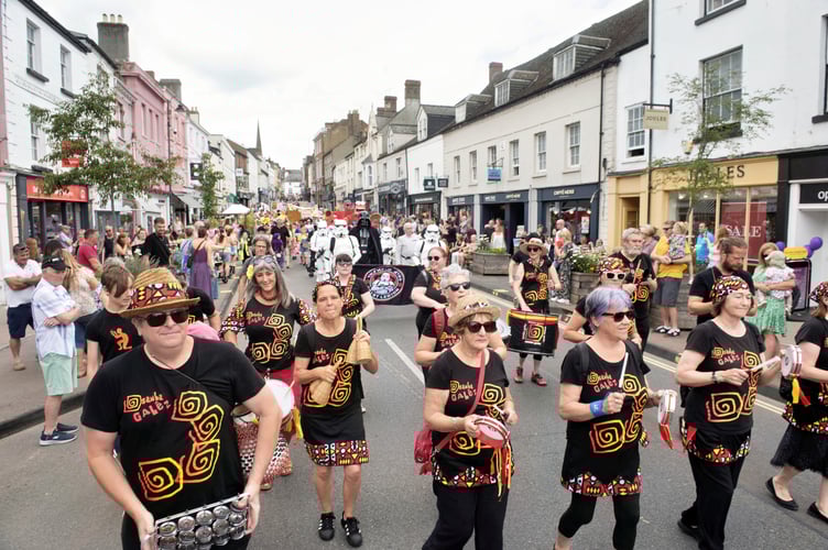 Monnow Street comes alive to the sound of music and colour