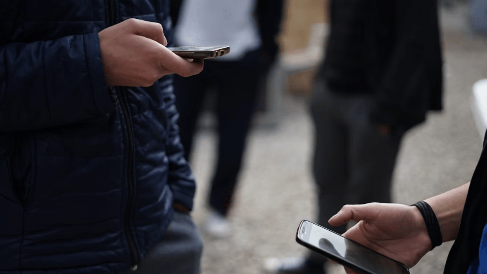 Monmouthshire residents urge for action over poor phone signal ...