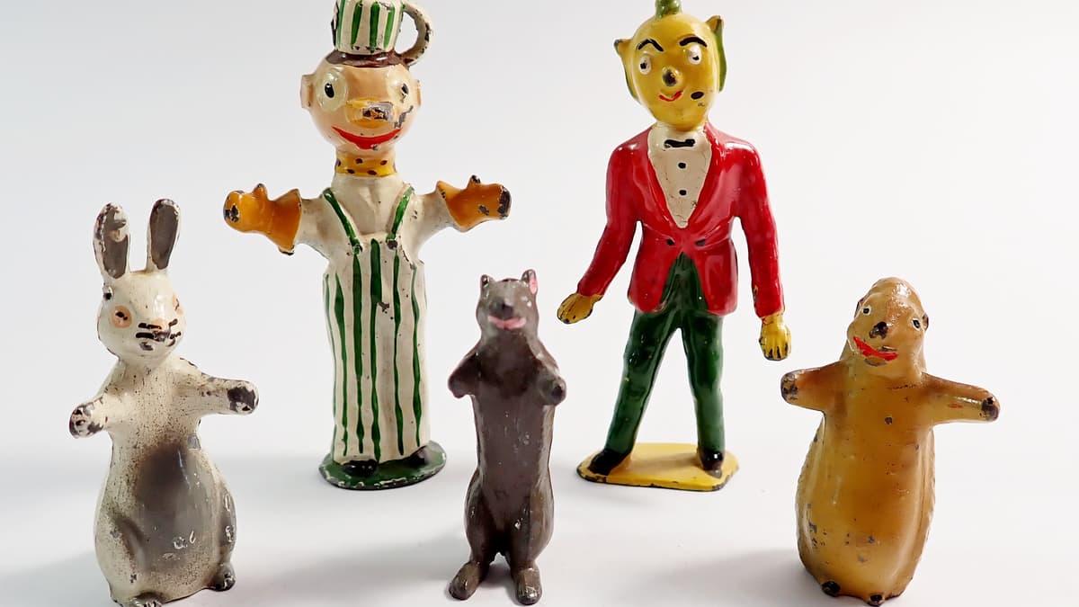 Pick up some cool collectables at Smith's auction house