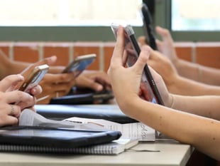 Fathers Push for School Smartphone Ban