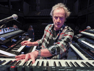Buggles star to raise money for charity in Usk