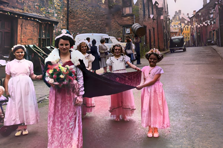 Tudor Street Queen
