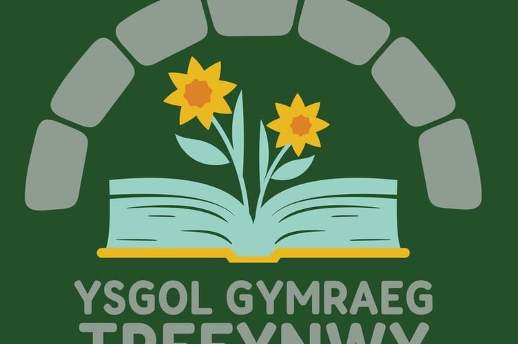 Ysgol Gymraeg Trefynwy\'s logo. 