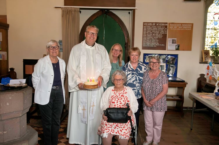 Rev Starling with Jo Townsend, Liz Hackett-Pain, Sue Morris, Margaeurite Gordon, and Connie Morgan