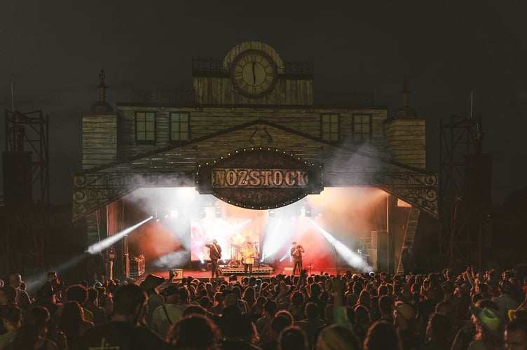 Year of the Dog performed on the main stage at Nozstock