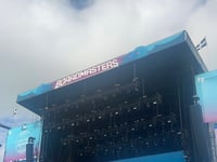 Stay hydrated at festivals with expert tips