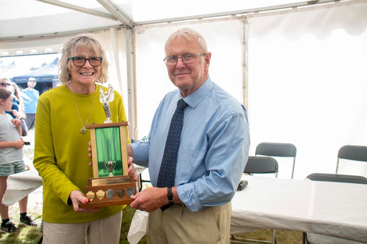 Western Daily Press Trophy for best exhibit went to Carole Webb