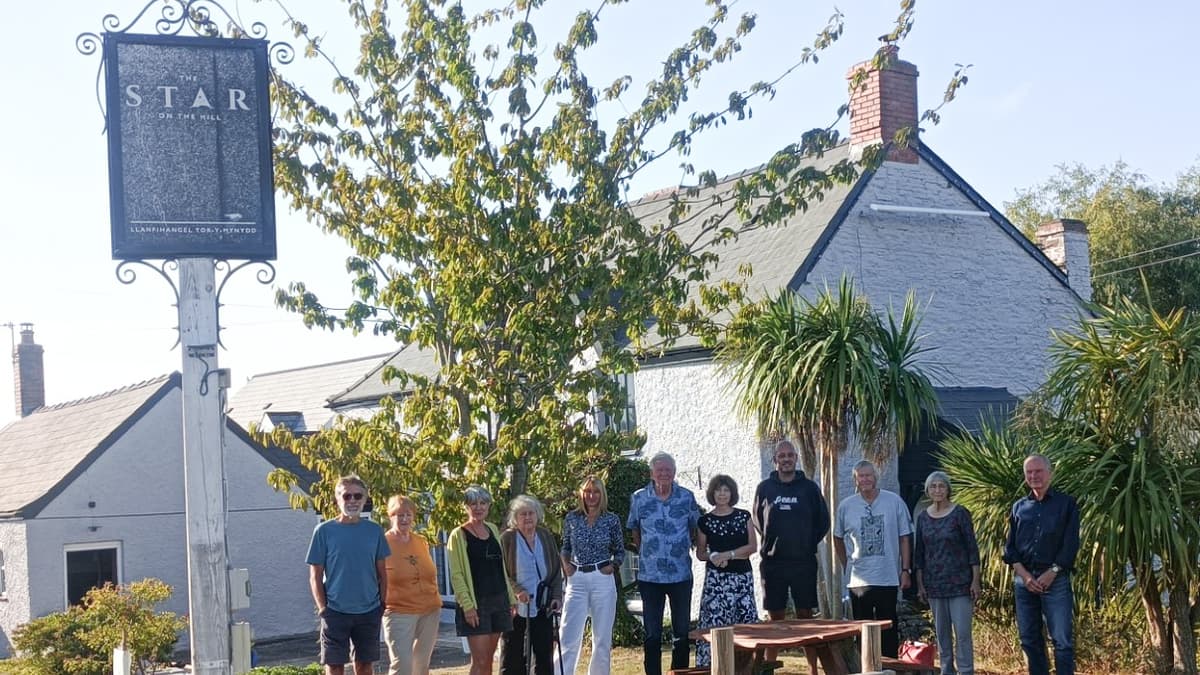 The Star shines again as local pub reopens | monmouthshirebeacon.co.uk