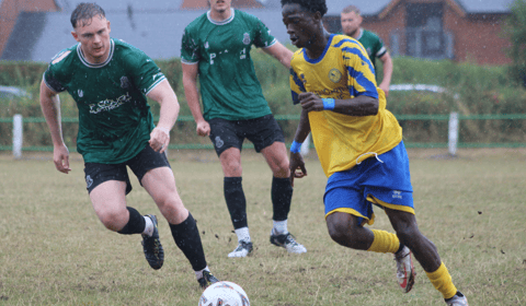 Kingfishers 2nds high-five it to down Underwood