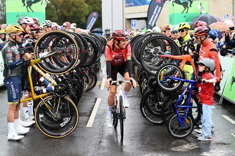 Picture by Simon Wilkinson/SWpix.com - 07/09/2025 - Cycling - 2025 Lloyds Tour of Britain - Stage 6: Newport to Cardiff - A guard of honour for Geraint Thomas (INEOS Grenadiers) outside of the Geraint Thomas National Velodrome of Wales before the start of the last stage of his professional cycling career