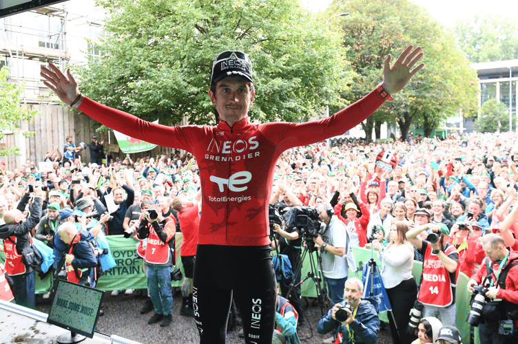 Geraint Thomas is hailed by thousands of fans. Photo: Simon Wilkinson/SWpix.com