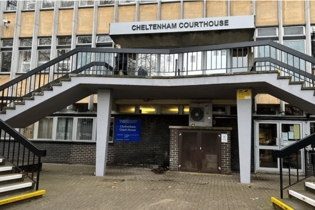 Man with cocaine obstructs police 