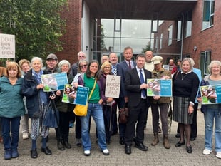 Councillors agree to motion to support fair lease