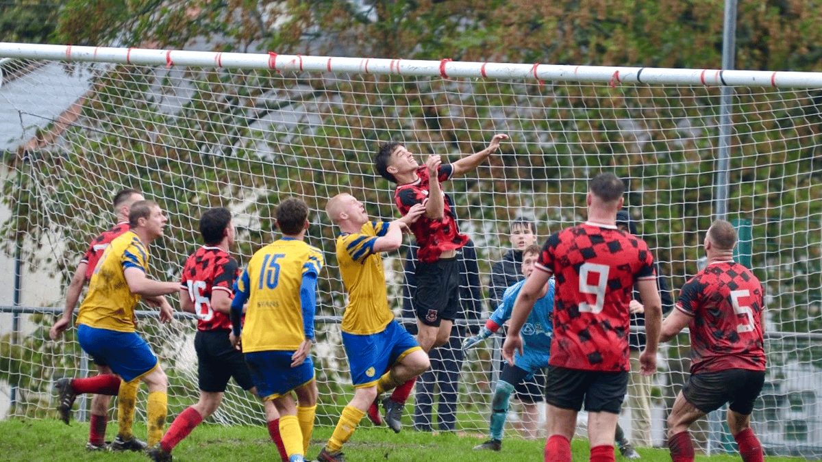 Phillips Late Show Secures Point in the Rain for Kingfishers | Monm...
