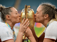 All systems Mo as Hunt lifts World Cup with England