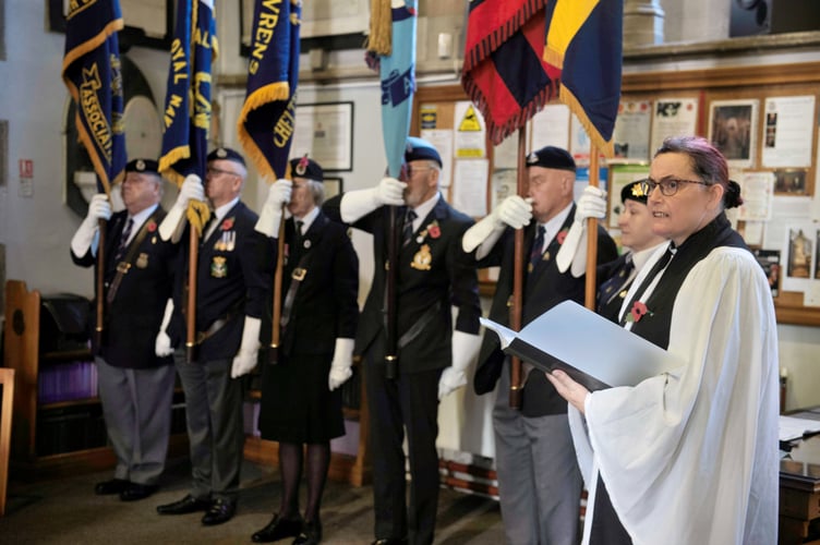 RNA Chaplain Catherine Haynes led the service