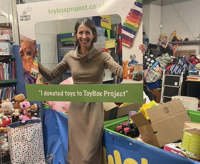 Chippenham Parkrun donates to Toybox