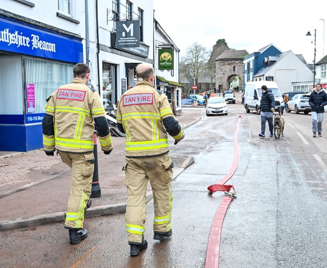 Peter Fox Urges support after flooding