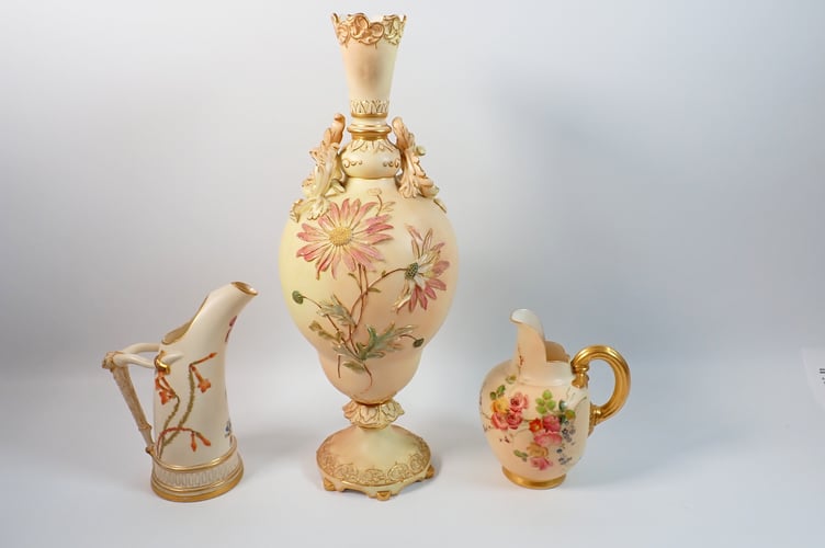 Selection of Worcester Porcelain