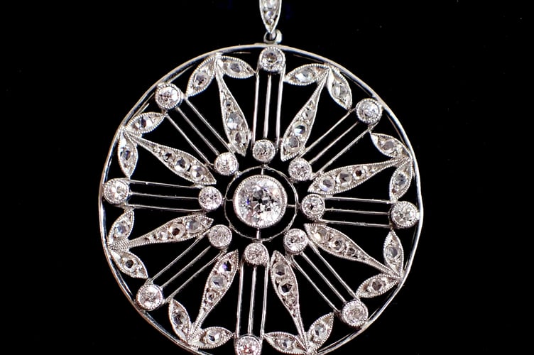 Edwardian Star Form Pendant