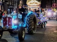 Festive tractors to rumble round town roads this Saturday 