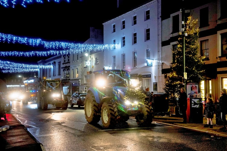 Tractors and HGVs bring Christmas cheer to Monnow Street