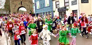 It's yo-ho-go for Santa fun runners!