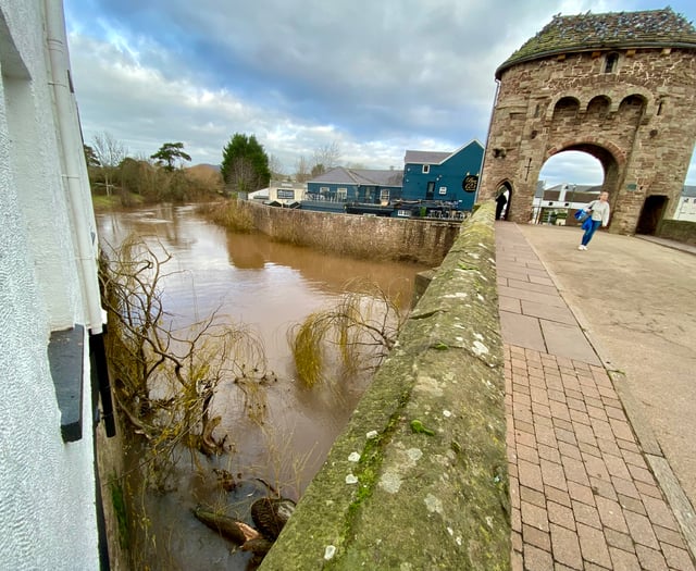 Tree blocks historic Monnow Bridge during latest flood alert