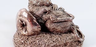 Smiths New Year auction packed with antiques and jewellery