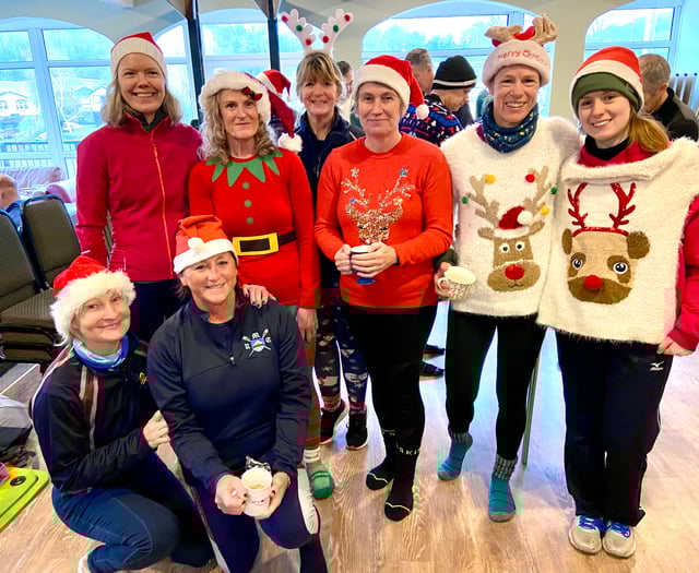 Yo-ho-row as festive paddlers race for plum puds