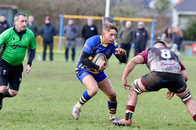 Usk win Boxing Day battle of 1sts, but Mon 2nds hang on