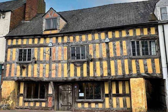 Tudor high street building to have modern extension demolished