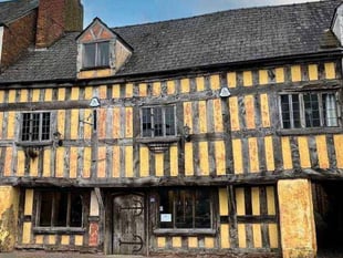 Tudor high street building to have modern extension demolished