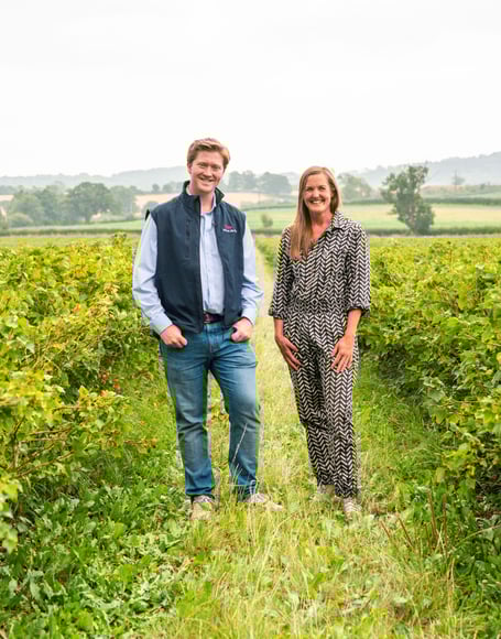 fruit farmer and buyer