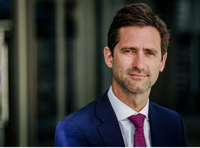 Head blames smartphones for rise in school exclusions