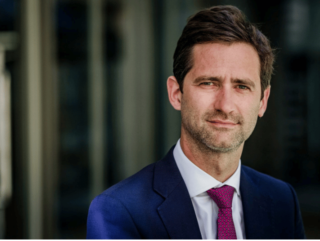 Head blames smartphones for rise in school exclusions