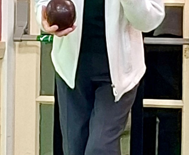 Stow stay on top with three matches left